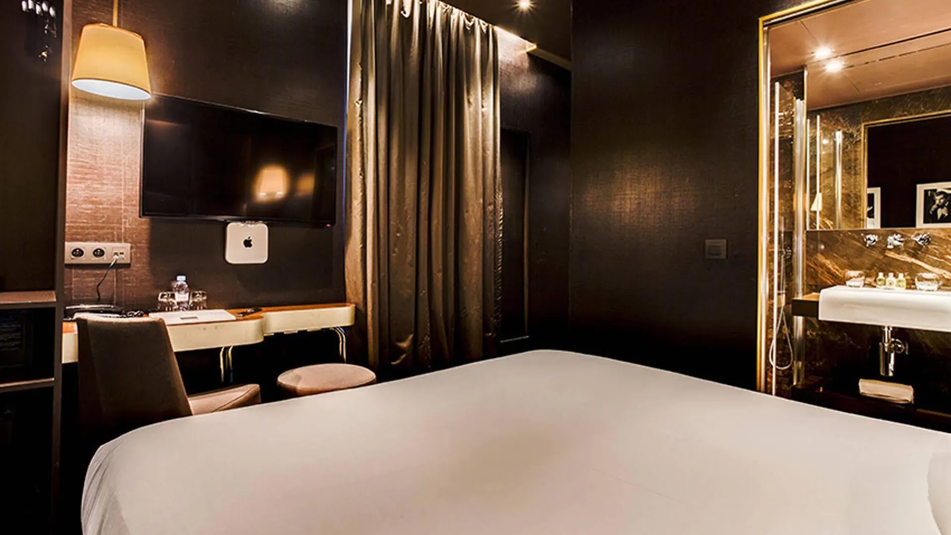 Armoni Hotel 4*